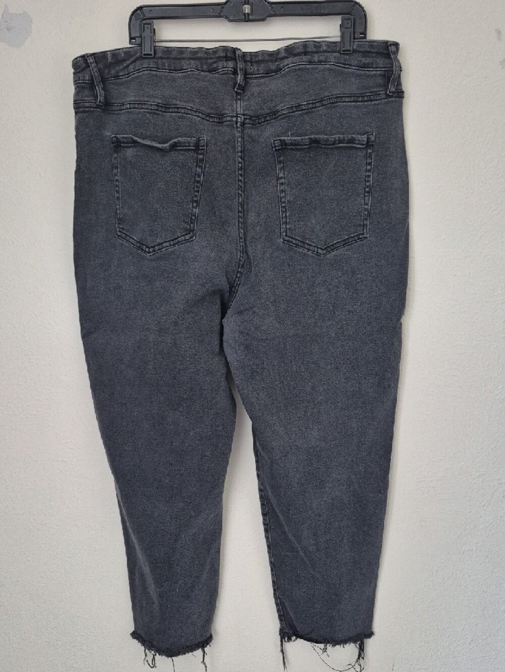 Ava & Viv Charcoal Gray Cropped Raw-Hem Jeans - Picture 6 of 8